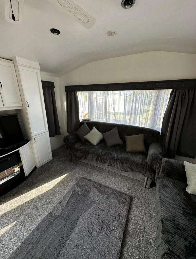 Eastchurch 2 Bedroom Caravan With Sea Views מראה חיצוני תמונה