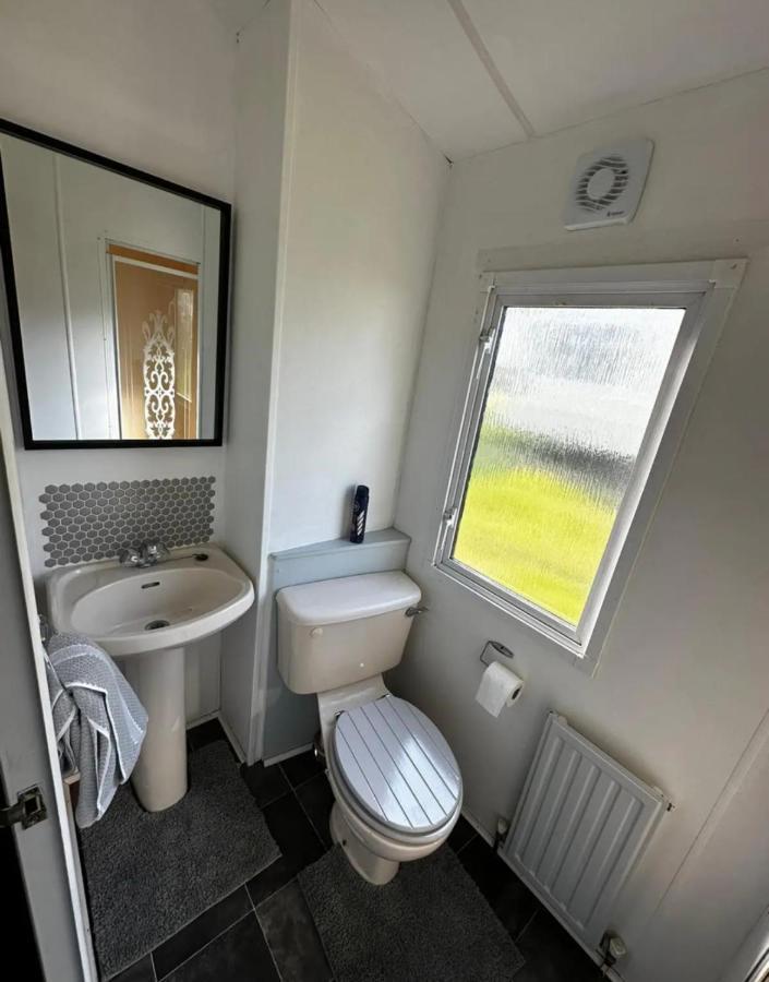 Eastchurch 2 Bedroom Caravan With Sea Views מראה חיצוני תמונה