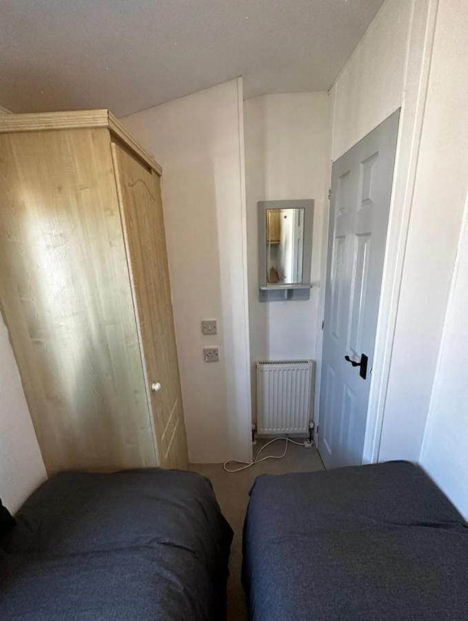 Eastchurch 2 Bedroom Caravan With Sea Views מראה חיצוני תמונה