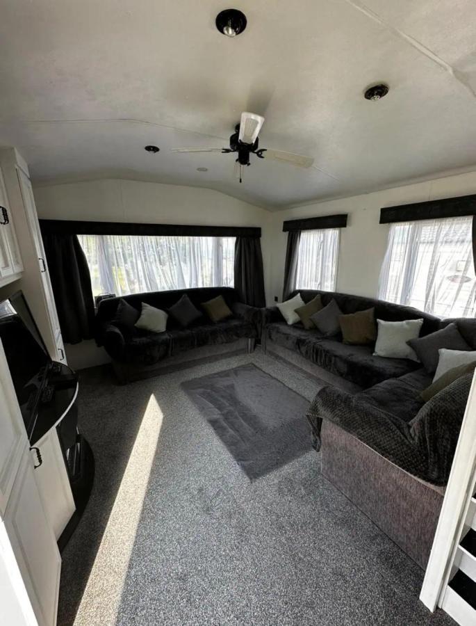 Eastchurch 2 Bedroom Caravan With Sea Views מראה חיצוני תמונה