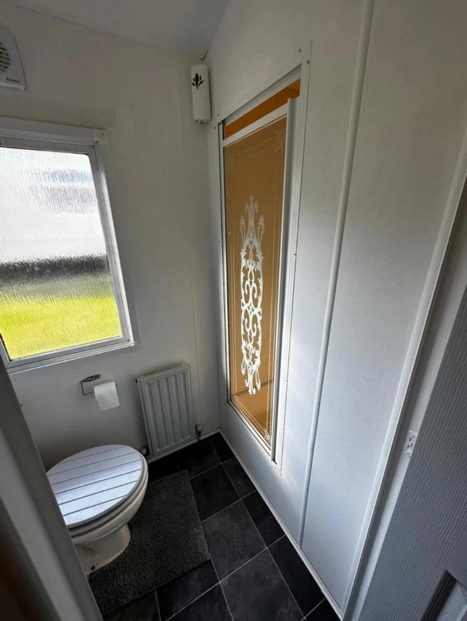 Eastchurch 2 Bedroom Caravan With Sea Views מראה חיצוני תמונה