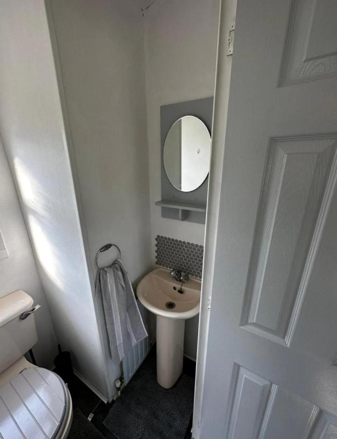 Eastchurch 2 Bedroom Caravan With Sea Views מראה חיצוני תמונה